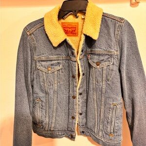 Levi's Women’s Blue Denim Cropped Jacket with Sherpa Lining